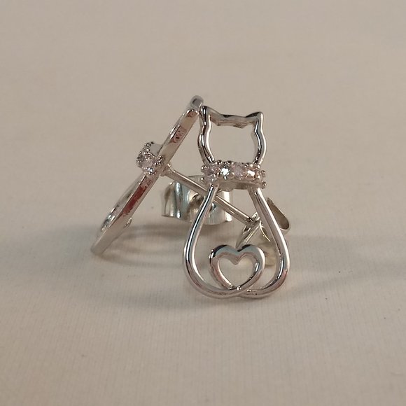 925 Silver Plated White Diamond Zircon Cat Heart Stud Earrings Gorgeous Gift - Picture 1 of 8